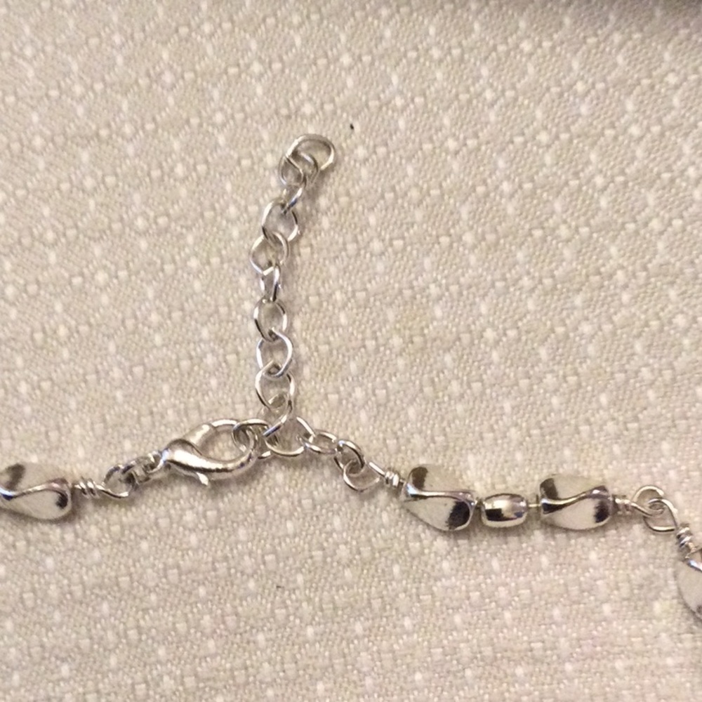 Silver necklace and earrings set - Picture 5 of 6